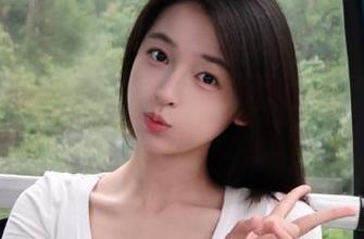 www.17苹果版：把小秘密变成大瓜，隔着屏幕我都忍不住了！