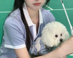 91icg网页的评论区，真是个求生欲爆表的战场，不想被喷只能默默吃瓜。