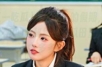 乘着五一的假期，跟随我爱五一吃瓜的隐秘线路，瓜田里真是事儿多多！