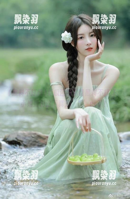 黑料不打烊 要瓜还得下载黑料不打烊,小姐姐们这下真是‘瓜’er了!