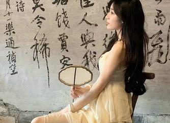 就是看这些视频才知道什么叫“藏污纳垢”，zztt22.su黑料不打烊网页版太猛了，有谁能抗拒！