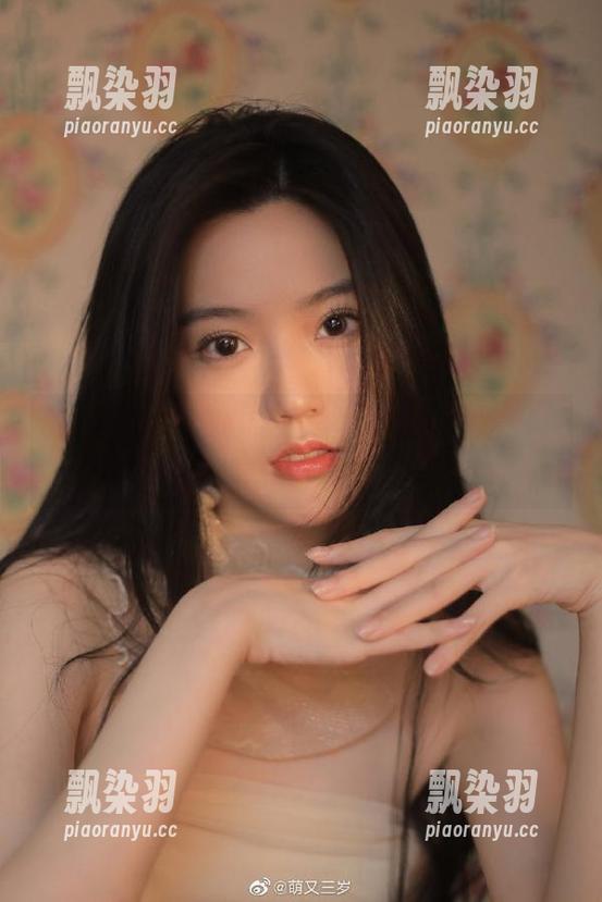 黑料吃瓜 黑料吃瓜iOS版:半夜吃瓜,在线挖掘好料!
